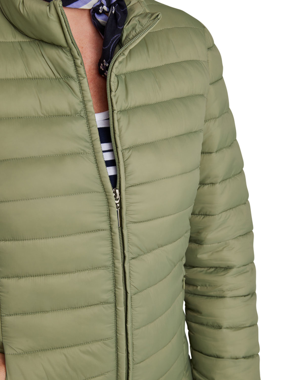 Lightweight Showerproof Padded Packaway Jacket with 2 Side Pockets, Compact & - Picture 11 of 14