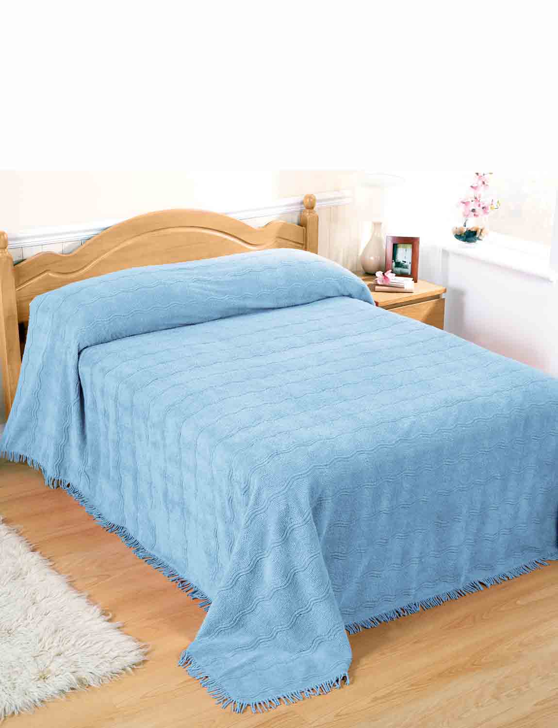 Candlewick Bedspread Diana Cowpe by Diana Cowpe - Picture 8 of 13